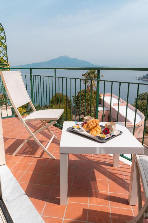 ויקו אקוונסה Amazing Sea&Vesuvio View Suite מראה חיצוני תמונה